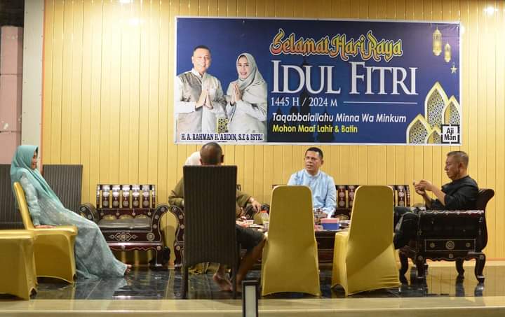 Kediaman Aji Man disambangi sejumlah petinggi di Kota Bima. Foto : Halo Bima / Dedi K