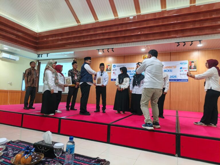 Plt Kepala SDN 2 Suntu Kota Bima Raih Penghargaan Peserta Terbaik di Pelatihan BCKS NTB