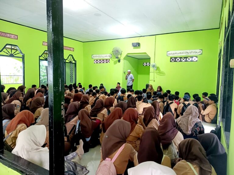 SMPN 8 Kota Bima Gelar Peringatan Isra Mi’raj Nabi Muhammad SAW1447 H/2026