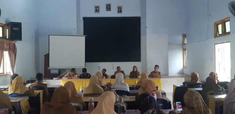 Bangun Budaya Sekolah yang Konsisten, Kepsek SMPN 6 Kota Bima Tekankan Sinergi Disiplin dan Keteladanan